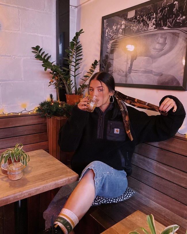 Dilansir The Tab, Missy Keating telah dikontrak oleh agensi modeling Dublin, 1st Options. Selain itu, pemilik nama asli Marie ini juga dikenal sebagai selebgram. Tak jarang ia kedapatan menjadi model untuk sejumlah brand yang mensponsori. Foto: Instagram @missyykeating