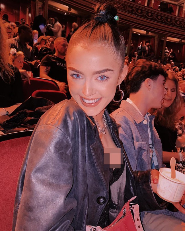 Ia juga cukup populer dan dianggap punya selera berbusana yang baik hingga pernah dinominasikan VIP Style Award  untuk kategori Most Stylish Newcomer. Foto: Instagram @missyykeating
