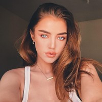 Missy Keating memang memiliki penampilan yang menarik. Wajah cantik yang didapatkan dari perpaduan ayah penyanyi dan ibu mantan model itu juga mempesona. Ia pun sering dibilang punya perpaduan wajah Miley Cyrus dan Natalia Dyer. Foto: Instagram @missyykeating