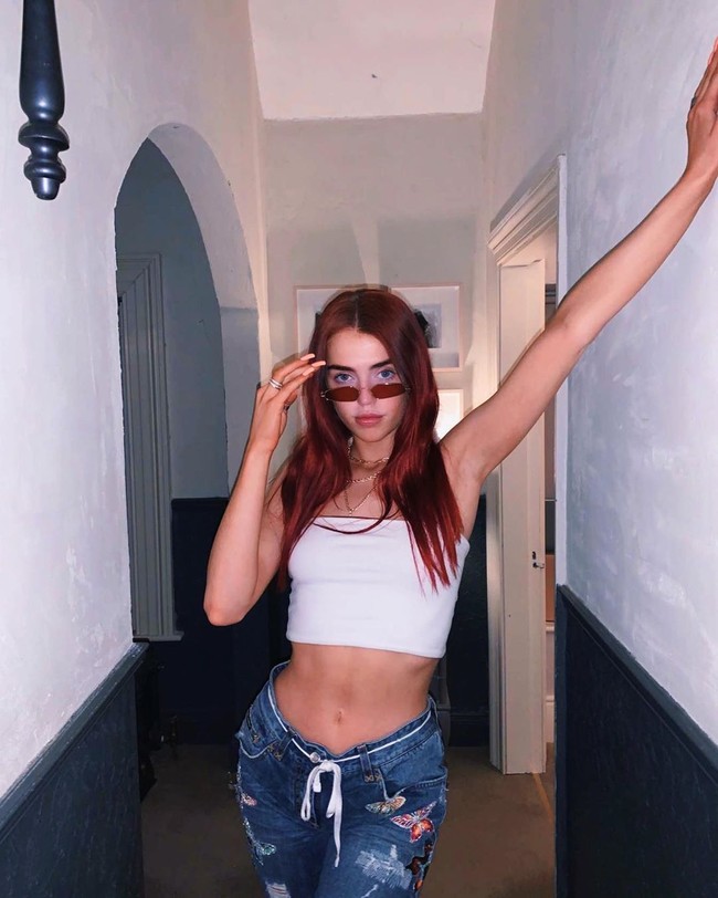 Punya ayah seorang penyanyi, Missy mengaku senang bisa ikut keiika kecil. Aku adalah Missy dan aku tetap Missy. Ketika kecil, aku sering berada di banyak tempat, ikut tur dengan ayahku. Itu bukan kehidupan anak kecil yang normal tentunya. Aku ingat ulang tahunku ke delapan di O2 di London. Aku pikir itu adalah Selamat Ulang Tahun Untukku Foto: Instagram @missyykeating