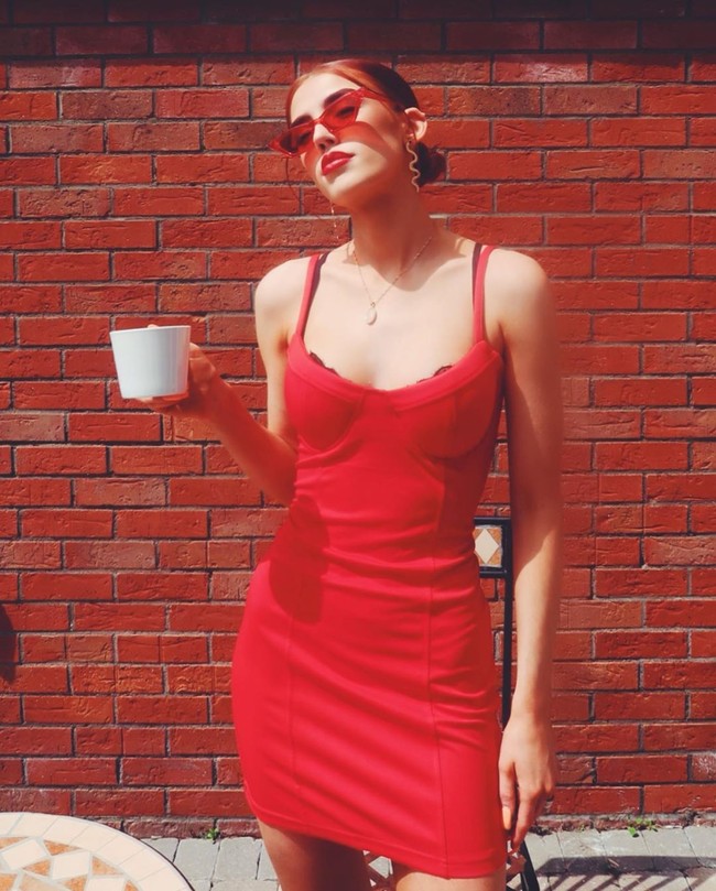 Selain akting dan modeling, Missy dan adik-adiknya yang juga dikenal punya bakat seni. Sering ikut ayahnya tur bersama Boyzone ketika kecil, dikatakan jika ia bisa bermain gitar dan pernah ikut les tari. Missy juga mengaku mendapat pengetahuan akting karena melihat orangtuanya bekerja.  Foto: Instagram @missyykeating