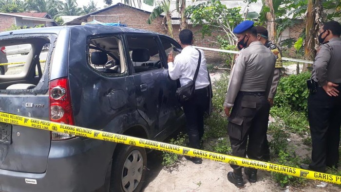 Mobil BNNK Deli Serdang dirusak warga (dok. Istimewa)