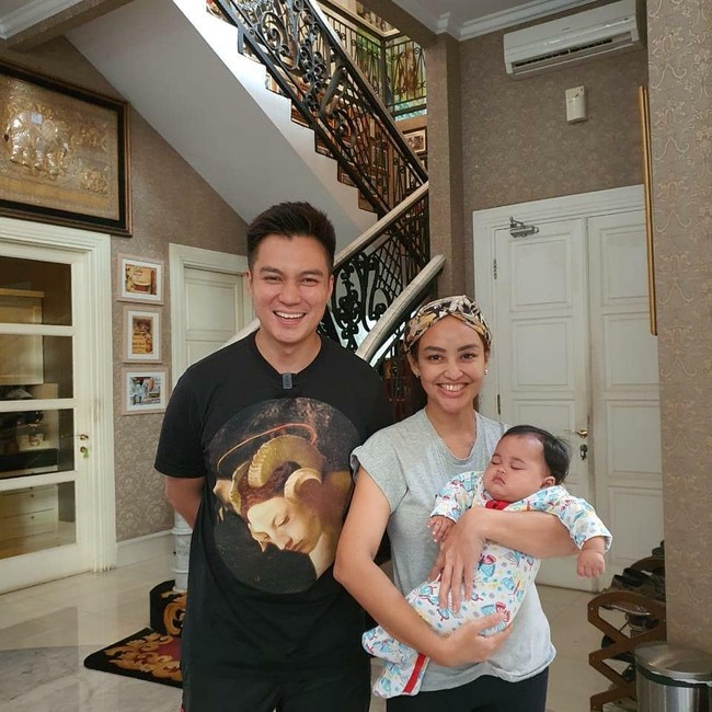 Keenam bayi lucu tersebut didapatkan Monica dari orangtua biologis para bayi yang menghubunginya dan memintanya untuk merawat bayi-bayi tersebut. Padahal awalnya, Monica mengaku bahwa dirinya bahkan sama sekali tidak mengenal para orangtua biologis dari bayi tersebut. Foto: dok. Monica Soraya