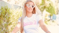 Paris Hilton ternyata juga keranjingan bersepeda. Dok. Instagram