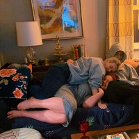 Perjalanan cinta tak biasa mereka pun diungkap di Instagram dan Youtube. Dari foto-foto di Instagram, pasangan yang kini hidup bersama di Colorado, AS itu tampak akur satu sama lain.  Foto: Instagram