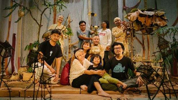 Pertunjukan Papermoon Puppet Theatre A Bucket of Bettler Digelar Virtual pada 1-2 Agustus 2020