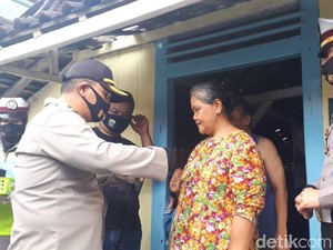 Polisi di Bojonegoro Laksanakan Instruksi Presiden Kampanyekan Pakai Masker