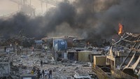 Ledakan besar ini menewaskan puluhan orang dan melukai ribuan orang lainnya. Marwan Tahtah/Getty Images.