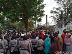 Pemkot Akhirnya Bongkar 210 Bangunan di Bantaran SKM Samarinda