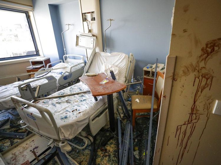 Rumah Sakit di Beirut Porak Poranda Usai Diguncang Ledakan Besar