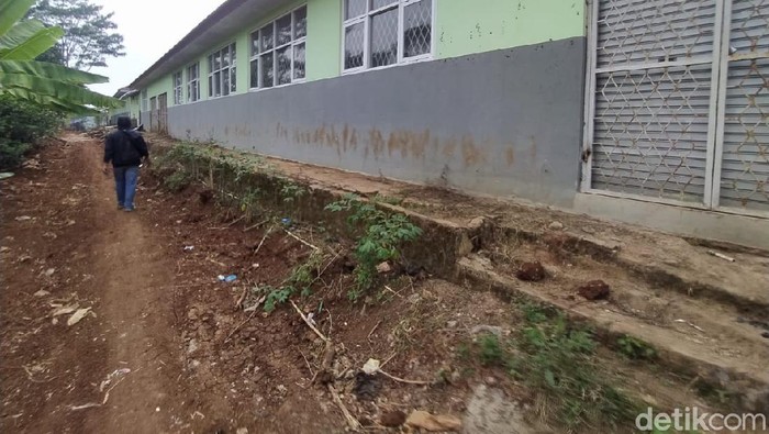 sengketa lahan smkn 1 cipatat bandung barat