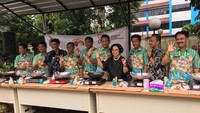 Tak hanya di TV saja, Sisca Soewitomo juga aktif menghadiri berbagai kegiatan lomba masak. Salah satunya di lomba masak nasi goreng yang berlangsung di kawasan Pancoran, Duren Tiga, dan Kalibata. Foto: Instagram @sisca.soewitomo