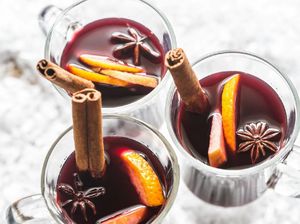 Wine Campur Darah, Ini 5 Tradisi Minum Unik di Dunia