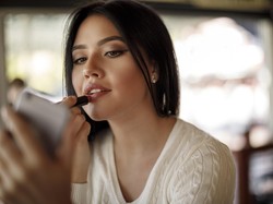 5 Lipstik Lokal Keluaran Terbaru, Cocok Dipakai Saat Imlek Hingga Valentine