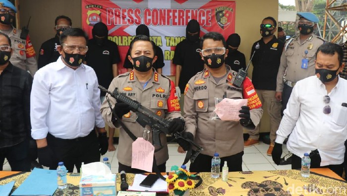 4 pemuda di Tangerang ditangkap karena keroyok dan rampas senjata polisi