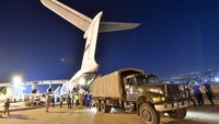 Bantuan kemanusiaan juga turut diberikan oleh Rusia. Negara Beruang Merah itu diketahui mengirimkan bantuan berupa alat-alat medis untuk membantu proses penanganan dan penyembuhan para korban ledakan dahsyat di Beirut, Lebanon. Ministry of Emergency Situations press service via AP.