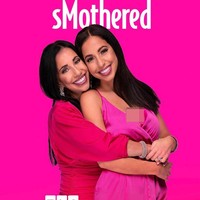 Kejadian tersebut mungkin membuat malu suami Cher namun ia sendiri sudah terbiasa disamakan atau tertukar dengan ibunya. Ketika kecil, wanita 30 tahun itu merasa aneh karena ibunya terlihat sangat muda. Namun kini ia merasa bangga bahkan menganggap ibunya seperti teman. Foto: Instagram Cher Hubsher/ Dawn Hubsher