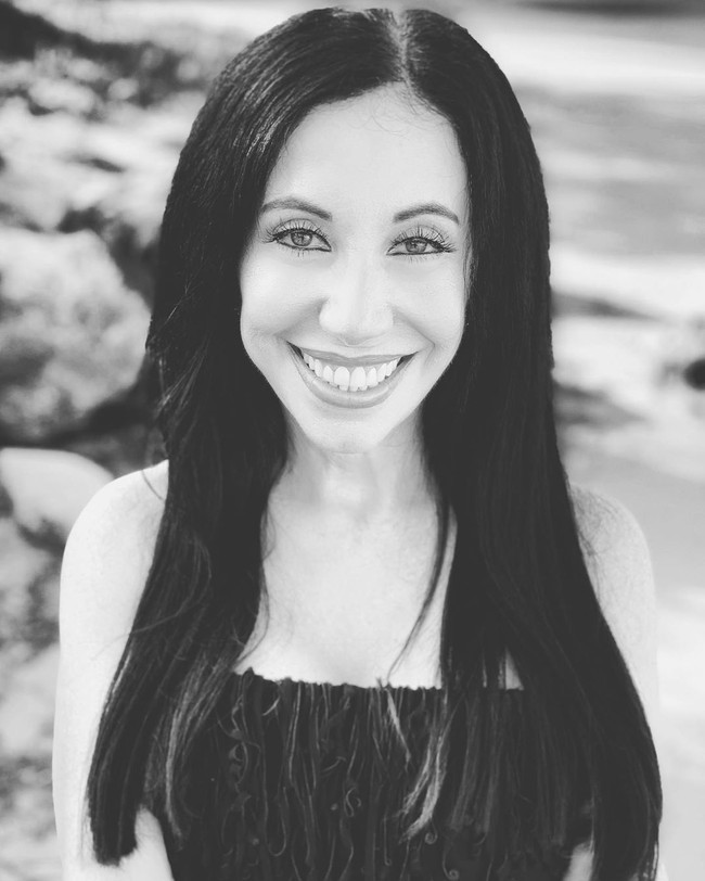 Dawn mengaku jika banyak orang menyangkanya berusia 30 tahun yang baginya adalah sebuah pujian besar karena artinya ia tampak seumuran dengan Dawn. Menurut Dawn, punya anak perempuan adalah salah satu kunci awet mudanya. Foto: Instagram Cher Hubsher/ Dawn Hubsher