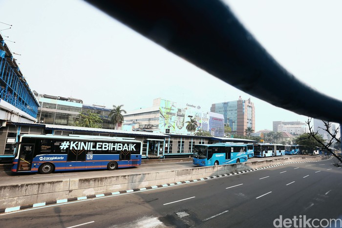 PT Transjakarta menambah sebanyak 155 armadanya. 
Keputusan ini untuk mendukung kebijakan pemberlakuan kembali sistem ganjil genap di beberapa ruas jalan ibu kota.