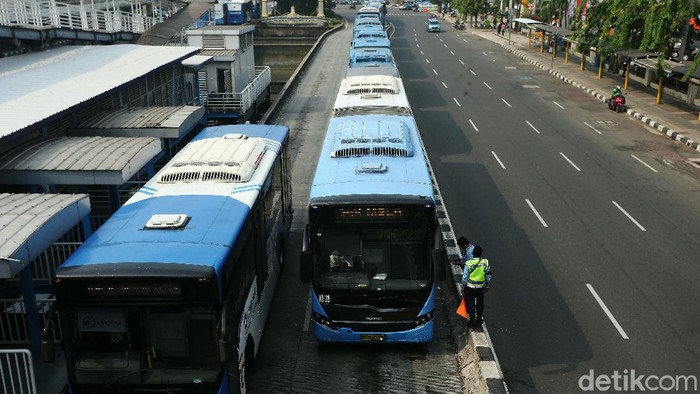 PT Transjakarta menambah sebanyak 155 armadanya. 
Keputusan ini untuk mendukung kebijakan pemberlakuan kembali sistem ganjil genap di beberapa ruas jalan ibu kota.