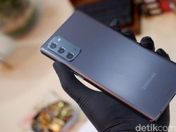 Menggenggam Galaxy Note 20 dan Note 20 Ultra Harga Belasan Juta