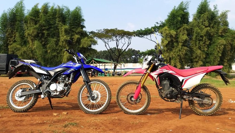 Honda CRF150L vs Yamaha WR155R Honda CRF150L vs Yamaha WR155R