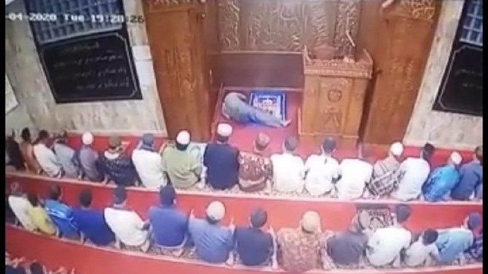 Imam masjid di Sumbar pingsan saat pimpin salat lalu wafat di RS (dok. Istimewa)