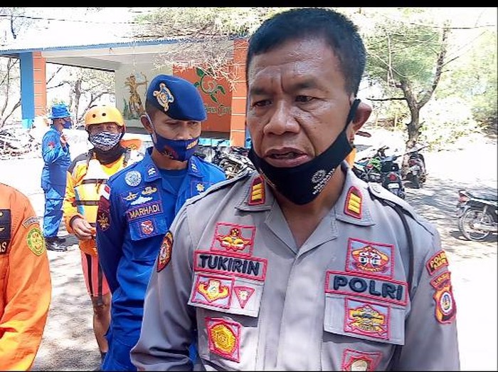 Kapolsek Sanden, AKP Tukirin bicara soal 7 wisatawan tergulung ombak Pantai Goa Cemara, Bantul, Kamis (6/8/2020).
