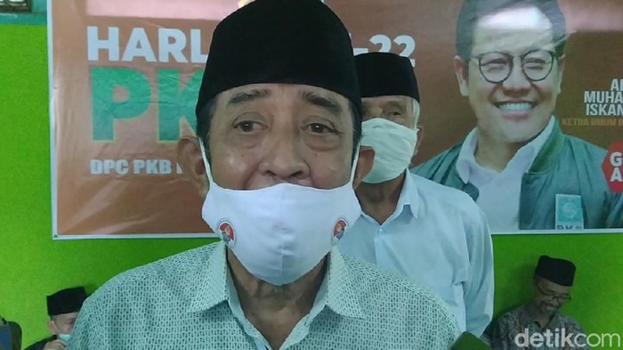 Ketua DPC PKB Kabupaten Pekalongan Bisri Romli
