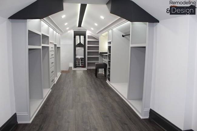 Untuk menunjukkan rasa sayangnya kepada istri, Rodolfo kemudian membuat proyek untuk mengubah loteng tua itu jadi walk in closet atau ruang pakaian. Foto: Dok. Remodeling & Design LLC