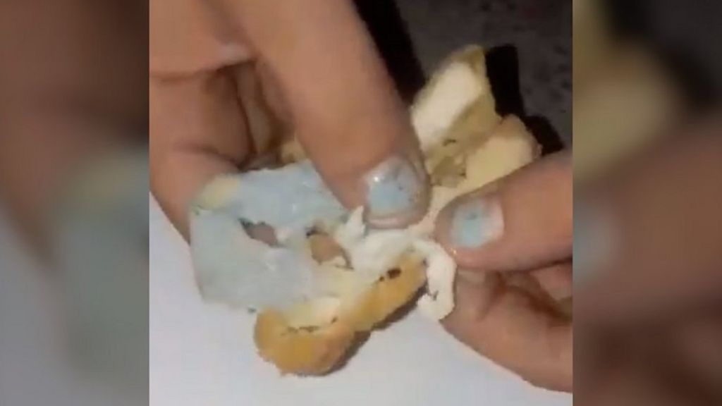Temukan Masker Sekali Pakai di Nugget McD