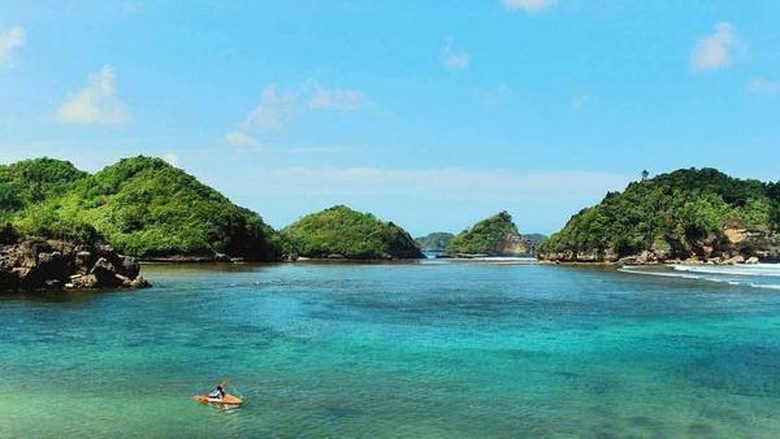 Pantai Teluk Asmoro Pantai Teluk Asmoro