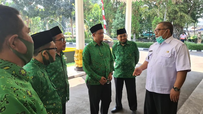 Pertemuan Bupati Sukabumi Marwan Hamami dengan perwakilan PUI.