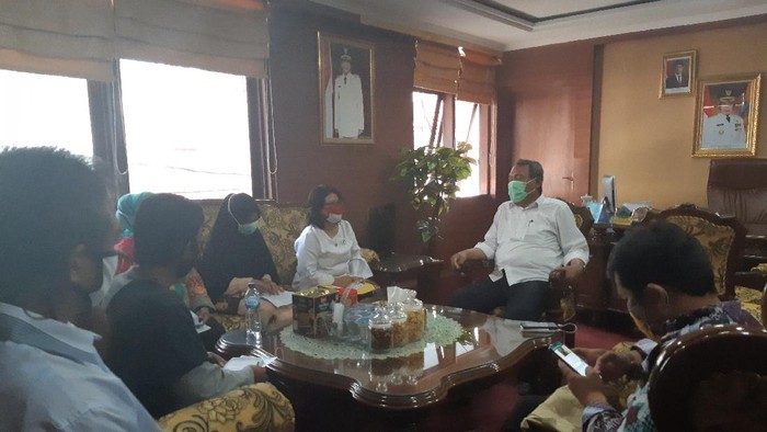 Pertemuan warga dengan Wabup Serang