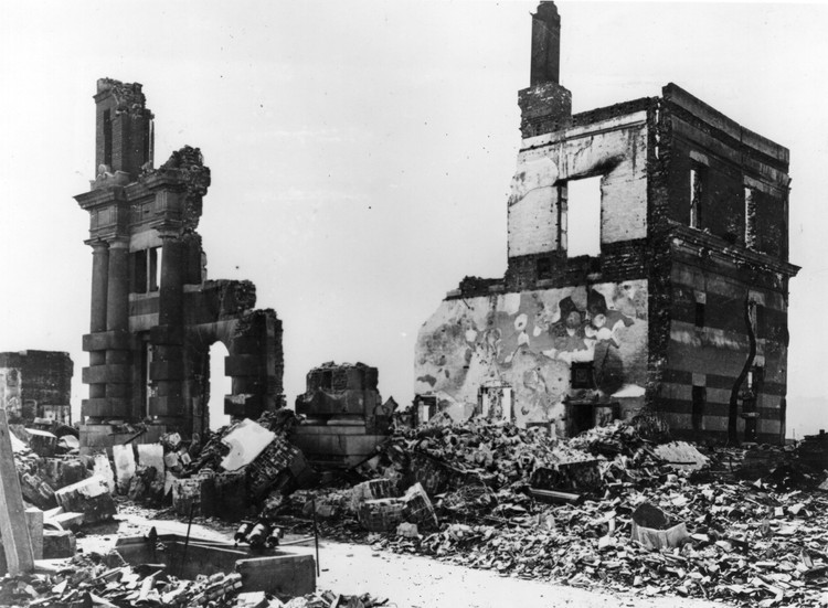 Tepat 75 tahun silam salah satu kota terbesar di Jepang, Hiroshima, jadi sasaran bom atom Sekutu. Diperkirakan ratusan ribu orang jadi korban dari serangan itu.