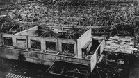 Serangan bom di dua kawasan tersebut kemudian membuat Jepang menyerah pada Sekutu 1945 dan menjadi akhir dari Perang Dunia II, setelah pada bulan Mei di tahun yang sama Nazi Jerman pun menyerah pada Sekutu. Keystone/Getty Images.