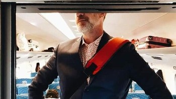 Catatan bagi orang tinggi, penumpang harus memiliki tinggi maksimal 1,8 meter untuk naik kereta di Jepang. Foto: Brightside