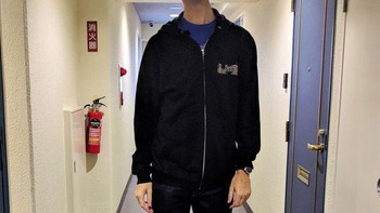 Tak perlu tangga lagi untuk mengganti lampu. Foto: Brightside