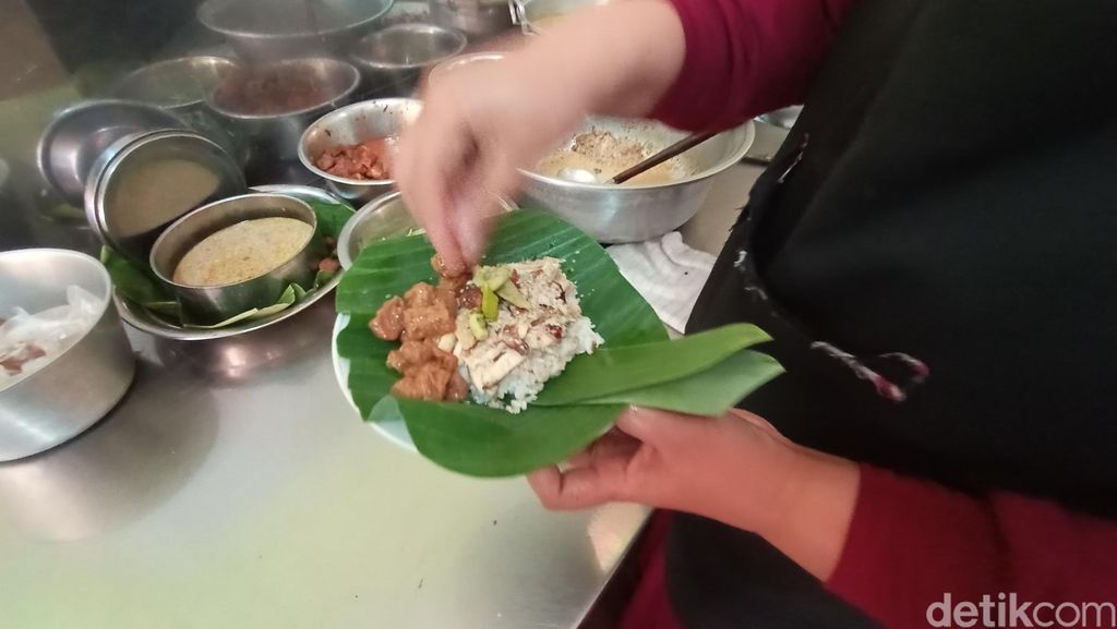Sedapnya Nasi Opor Ayam Panggang Favorit Sunan Kudus