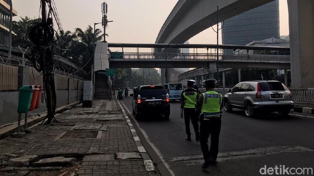 Sejumlah pemobil di Jaksel ditindak dalam sosialisasi ganjil genap