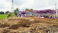 Di kawasan itu akan dibangun Amphitheater atau ruang teater terbuka, pendopo sanggarseni, plaza dan ruang terbuka hijau. Selain itu dilakukan juga penataan danau sekitar situs dan penunjang lainnya (Dadang Hermansyah/detikTravel)