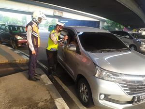 Tilang Ganjil Genap Belum Berlaku di Jalan S Parman Jakbar, Lalin Lancar