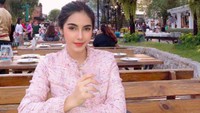 Syahra Larez atau Syahra Humaira Larez dikabarkan pernah menjalin hubungan dengan Rizky Billar pada tahun 2018. Namun hubungan keduanya berakhir kandas. Foto: Instagram syahralarez_new