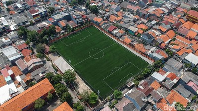 Tahu Nggak? Ada Lapangan Berstandar FIFA Lho Nyelip di Ibu Kota