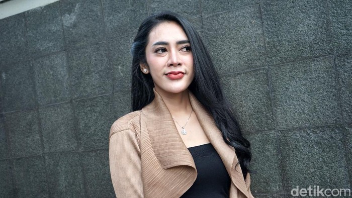 Vernita Syabilla saat ditemui di kawasan Trans TV.