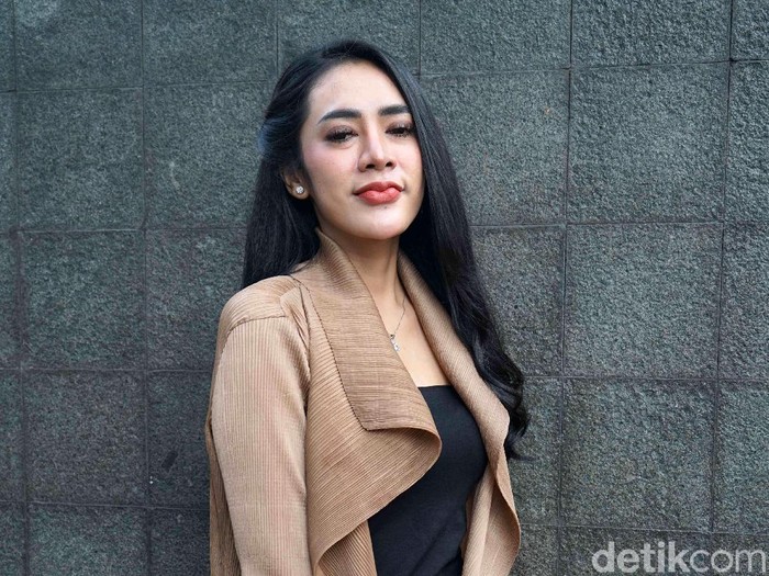 Vernita Syabilla saat ditemui di kawasan Trans TV.