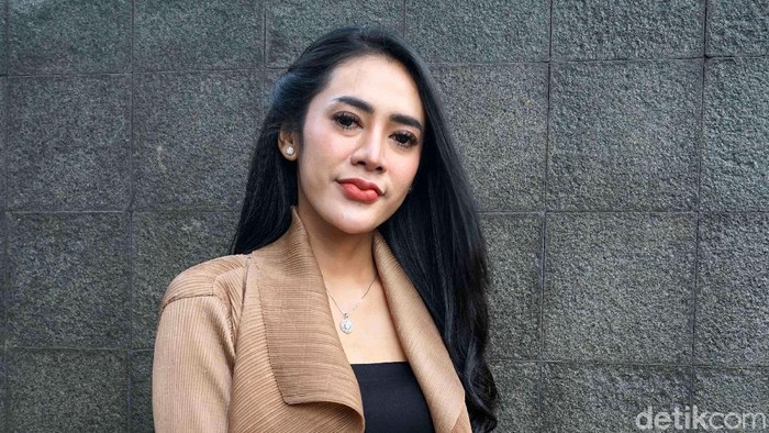 Vernita Syabilla saat ditemui di kawasan Trans TV.