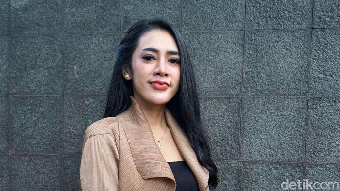 Vernita Syabilla saat ditemui di kawasan Trans TV.