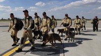 Republik Ceko mengirimkan sekitar 37 personel dan 5 anjing untuk membantu pencarian korban ledakan mematikan di Beyruth, Lebanon. AP Photo/Petr David Josek  