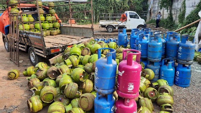 Bareskrim ungkap pengoplosan gas elpiji di Tangerang, Banten
